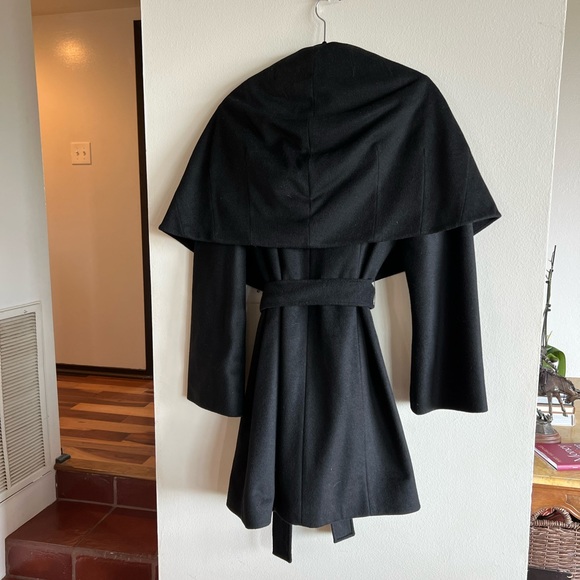 Eli’s Tahari black cape jacket - medium - Picture 5 of 5